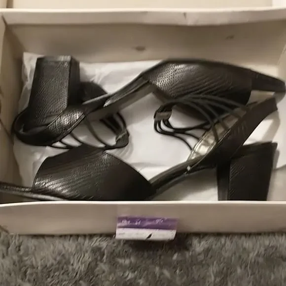 Angel Steps Black Textured Peep Toe Sandals! - Picture 11 of 13